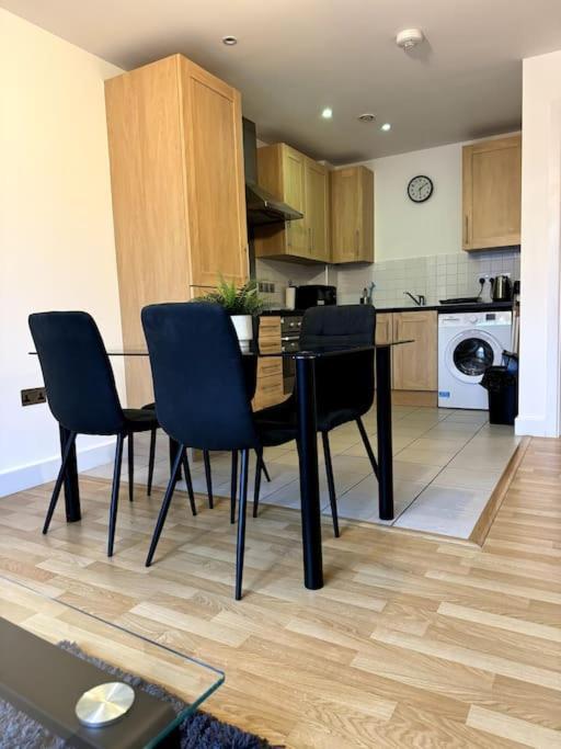 Two Bedrooms Flat In Stratford London Exterior photo